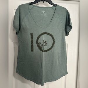 10tree scoop/v neck. Womens medium.